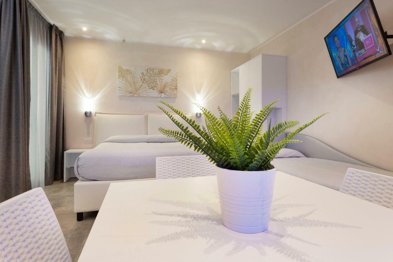 White Suite & Apartments Bellaria-Igea Marina Exterior photo